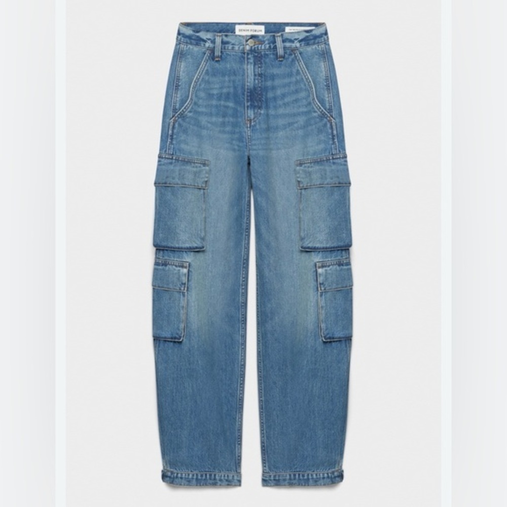 Aritzia  Denim Forum the 90s millie hi-rise cargo blue jeans size 31